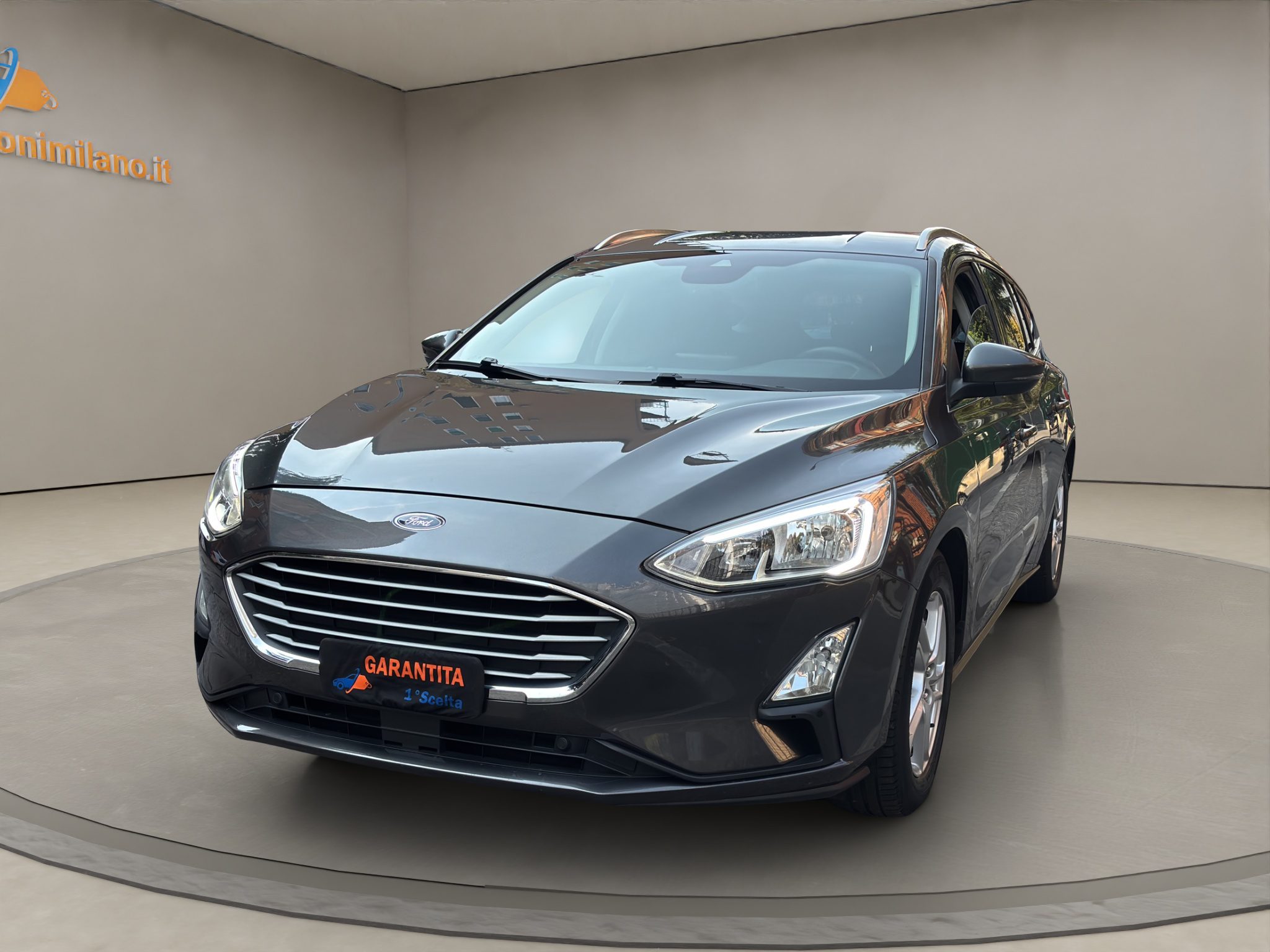 FORDFOCUSSWBENZ_03_converted